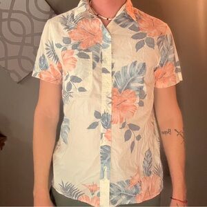 American eagle brand new Floral Short Sleeve Button-Up Shirt